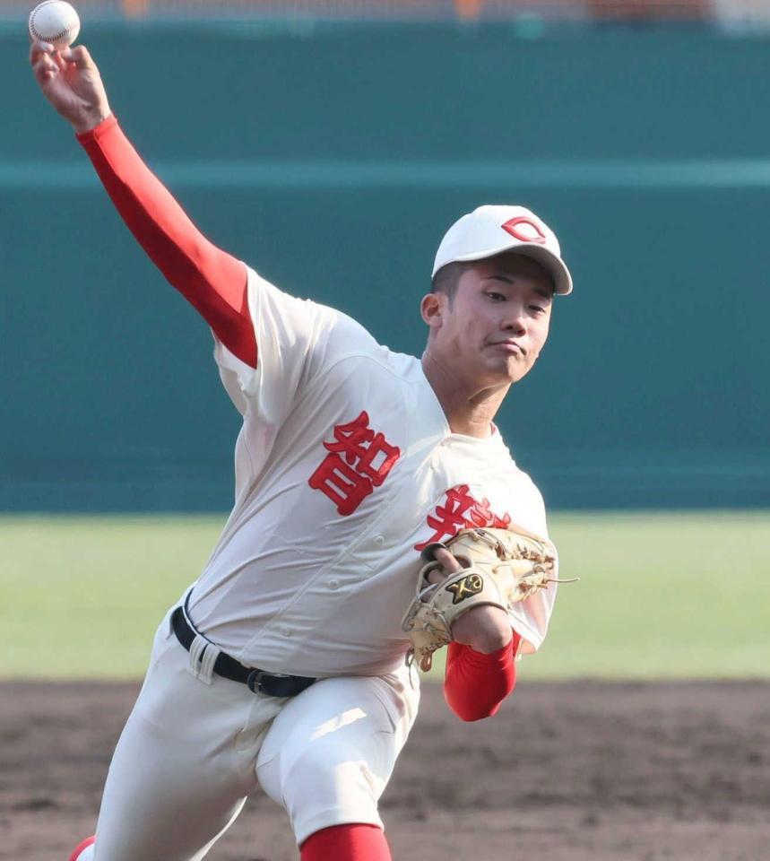 　千葉黎明打線を完封する好投を見せた智弁和歌山・渡辺（撮影・石井剣太郎）