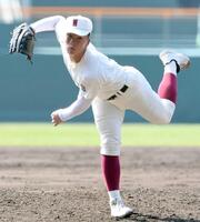 　投げては８回を１失点に抑えた中村（撮影・西田忠信）