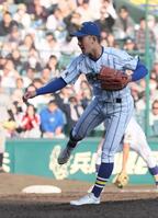 　力投する健大高崎・石垣元気（撮影・石井剣太郎）