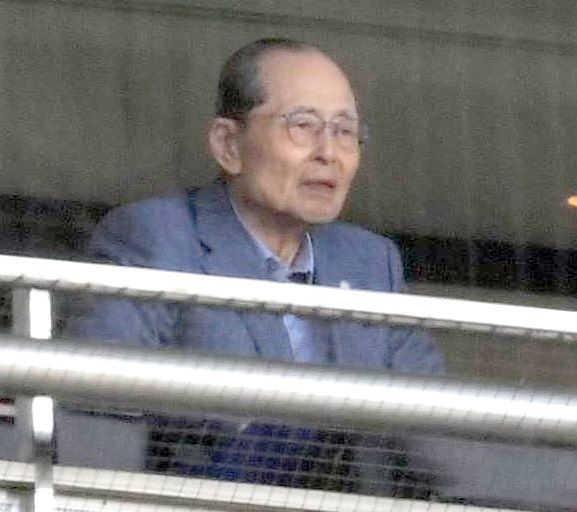 　試合を観戦する王貞治氏