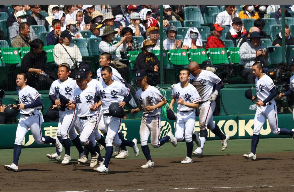 　東海大札幌に敗れた日本航空石川ナイン（撮影・山口登）