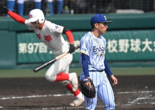　３回、智弁和歌山・大谷に適時打を打たれるエナジックスポーツ・久高颯（撮影・飯室逸平）