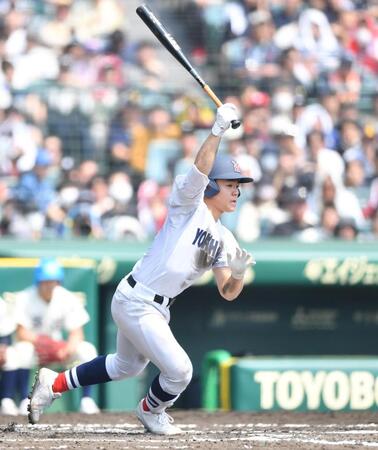 　６回、勝ち越しの右前適時打を放つ為永皓（撮影・開出牧）