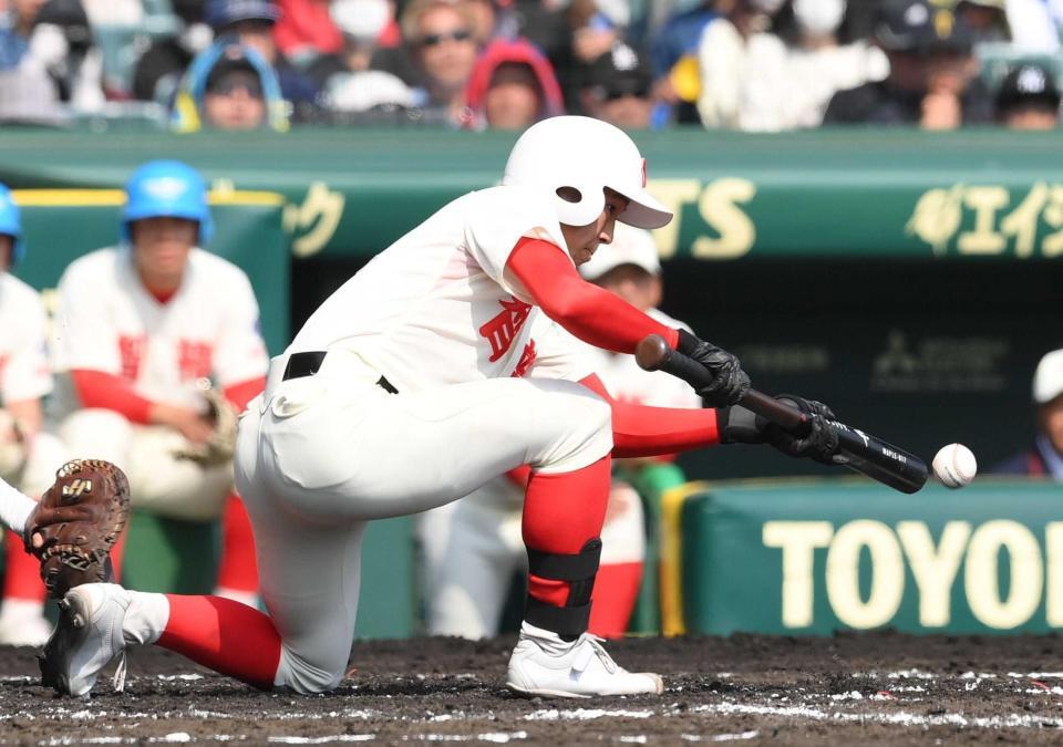 　２回、スクイズを決める黒川