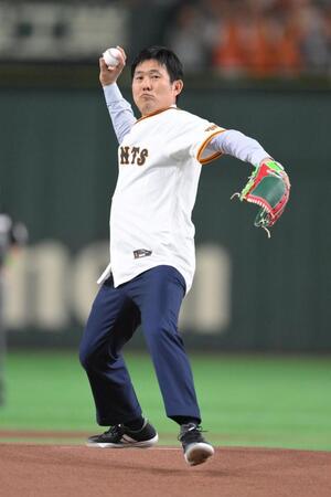 　開幕戦のセレモニアルピッチを務めた日本代表・森保監督（撮影・伊藤笙子）