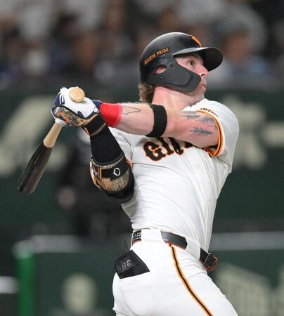 巨人反撃　新外国人キャベッジが来日１号２ラン！開幕戦で３安打猛打賞