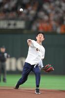 　開幕戦のセレモニアルピッチを務めた日本代表・森保監督（撮影・伊藤笙子）