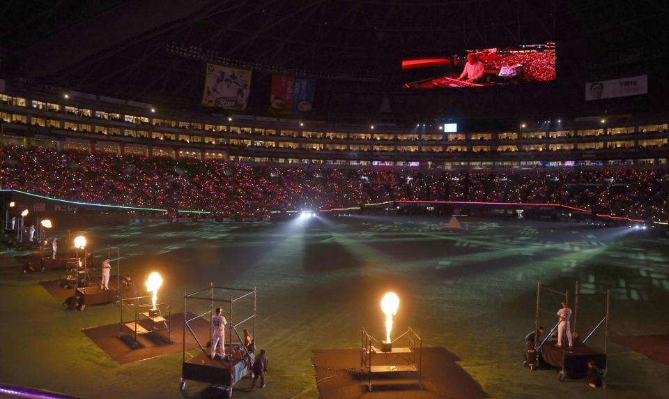 　開幕戦を迎え選手の登場を待つみずほペイペイドーム