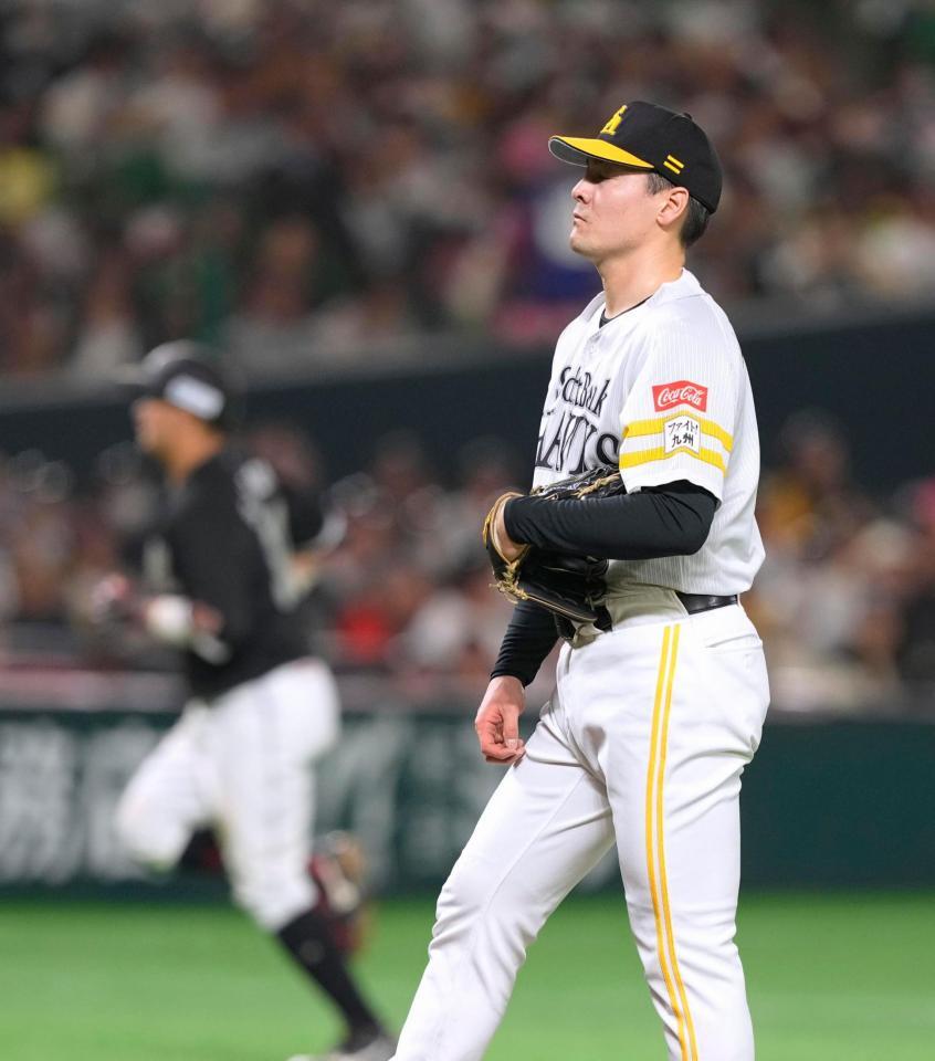 　６回、佐藤（奥）に２ランを浴びた有原