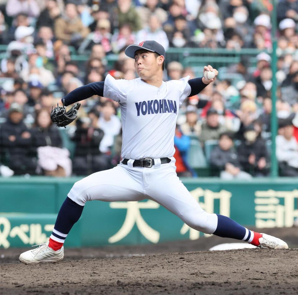 　力投する横浜・片山大輔（撮影・石井剣太郎）