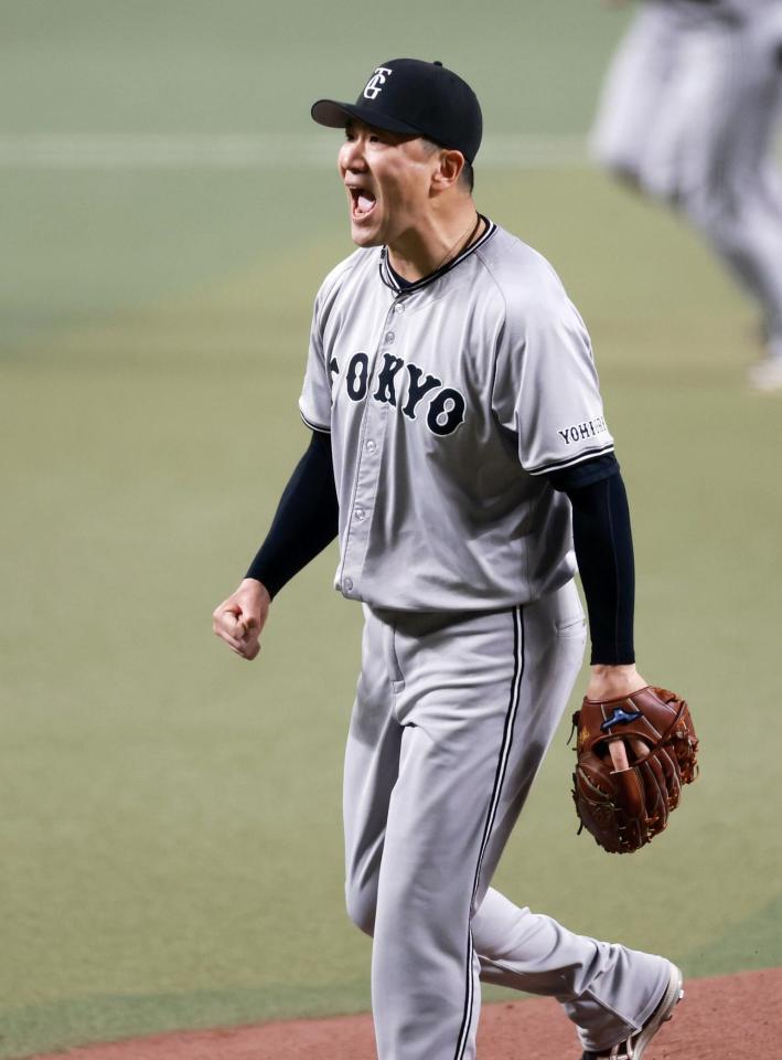 　１回、石川昂を遊ゴロ併殺に打ち取り気迫の表情を見せる田中将