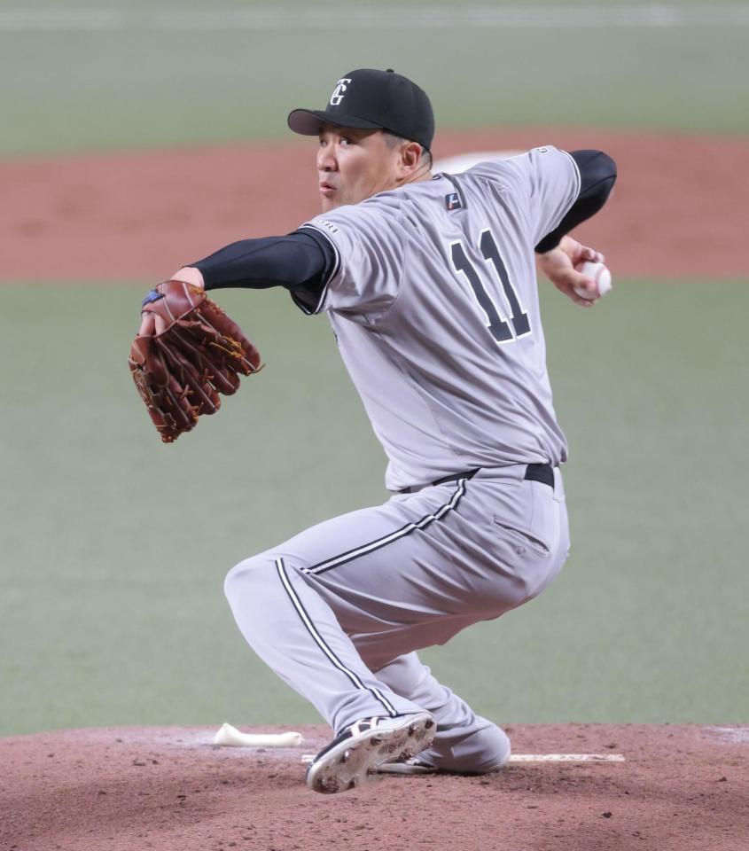 　中日打線を相手に力投する田中将（撮影・西岡正）