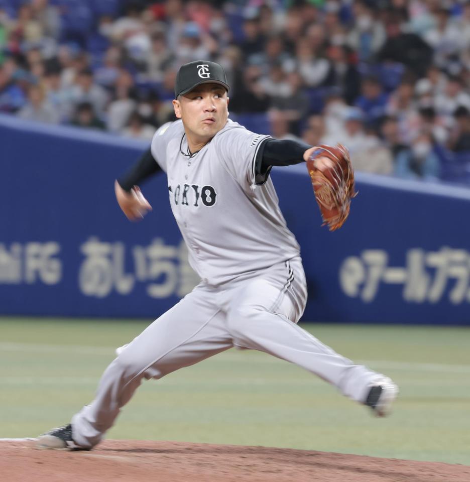 　４回、中日打線を相手に力投する田中将（撮影・西岡正）