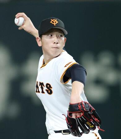 　力投する先発の戸郷（撮影・中田匡峻）