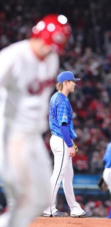 　６回、野間に四球を与えた颯（撮影・市尻達拡）