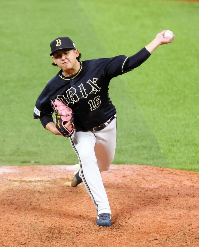 　８回、力投する宮城（撮影・中島達哉）