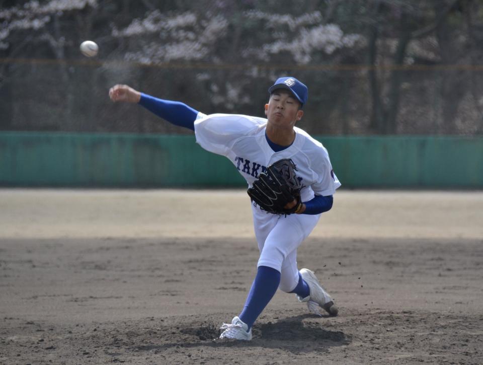 　この日最速１４８キロ記録した滝川・新井