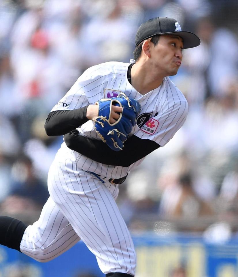 　力投するロッテ・小島和哉（撮影・開出牧）