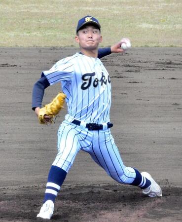　好投した東海大菅生・上原（撮影・間宮涼）