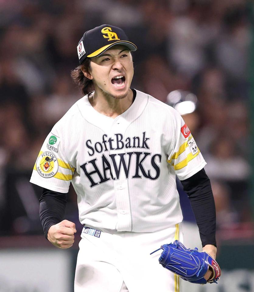 　５回、長谷川を併殺に仕留めガッツポーズする上沢（撮影・栗木一考）