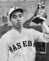 　東京六大学野球秋季リーグで史上４人目の三冠王となった早大・岡田彰布＝１９７８年