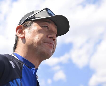 　試合前、ブランコ氏死去について触れる三浦監督（撮影・伊藤笙子）