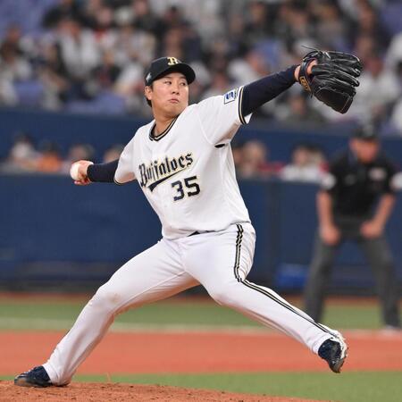 　７回、２番手で登板する古田島（撮影・西田忠信）