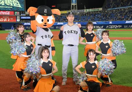 　８回無失点の好投で連敗ストップに貢献した山崎（撮影・伊藤笙子）