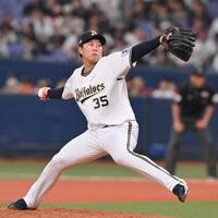 　７回、２番手で登板する古田島（撮影・西田忠信）