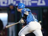 　５回、二塁打を放つ吉田（撮影・金田祐二）