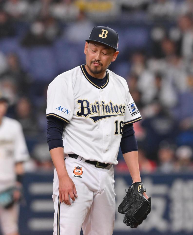 　９回、山川に逆転３ランを浴びた平野（撮影・西田忠信）