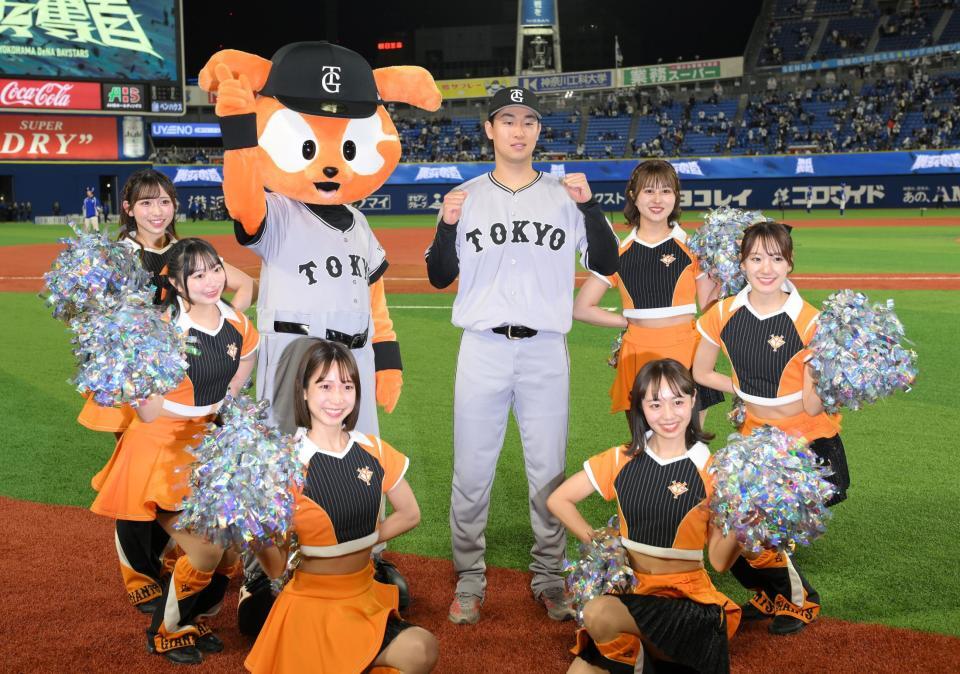 　８回無失点の好投で連敗ストップに貢献した山崎（撮影・伊藤笙子）