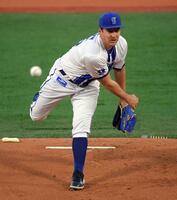 　ヤクルト打線に立ち向かうバウアー（撮影・佐藤厚）