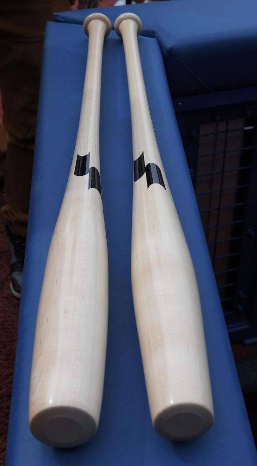 　ＳＳＫ社製の魚雷バット（撮影・佐藤厚）