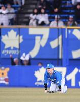 　３回、寺地の打球を落球した矢沢（撮影・開出牧）