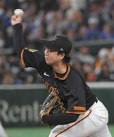 　ＤｅＮＡ打線に立ち向かう山崎（撮影・佐藤厚）