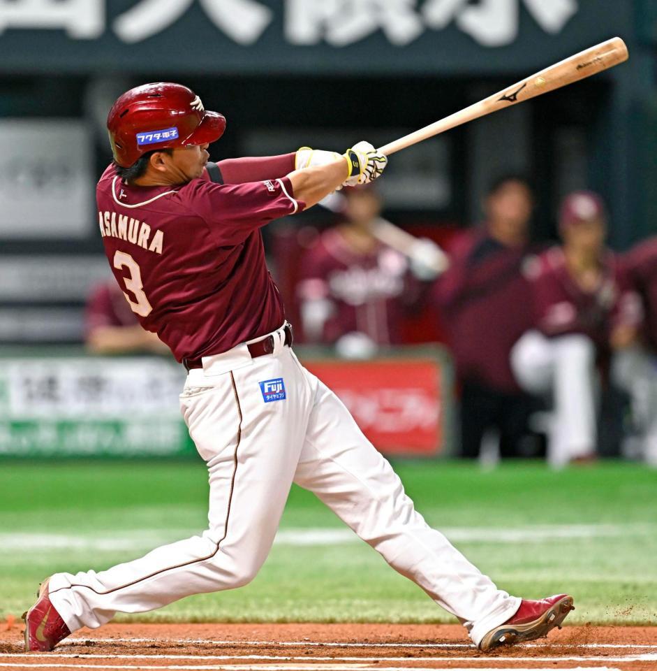 　６回、浅村が左越えに先制ソロを放つ