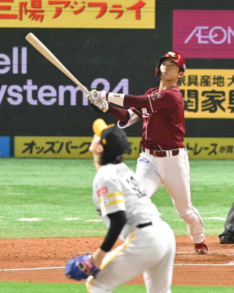 　３回、宗山はプロ１号の先制ソロを放つ