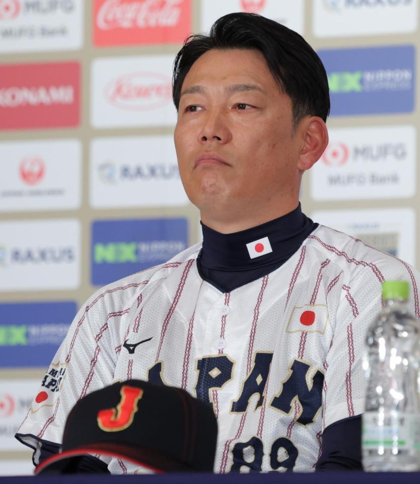 　会見に臨む侍ジャパン・井端監督（撮影・吉澤敬太）