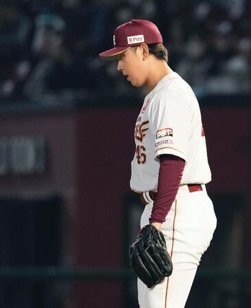 　８回、寺地に本塁打を浴びた藤平