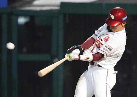 　８回、宗山が右越えに本塁打を放つ