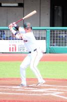 　２軍戦に出場した坂本