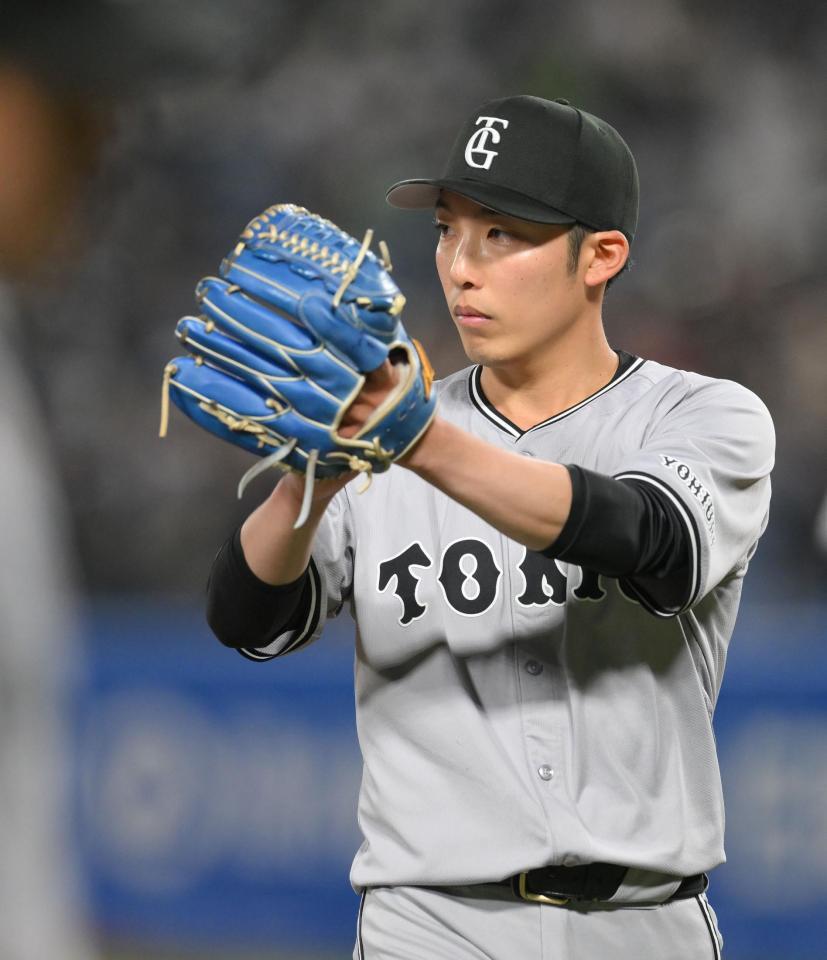 　５回、得点圏に走者を進めるも抑えた赤星（撮影・伊藤笙子）