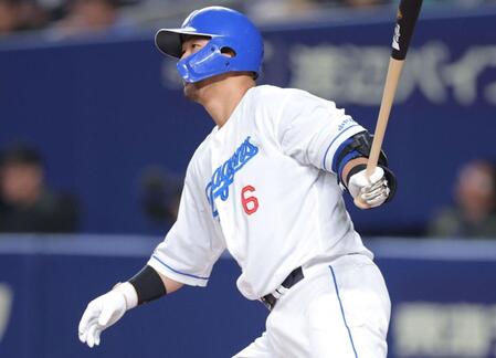 中日・中田翔がお待たせ今季1号ソロ DeNA先発ケイからレフトポール際へ一撃