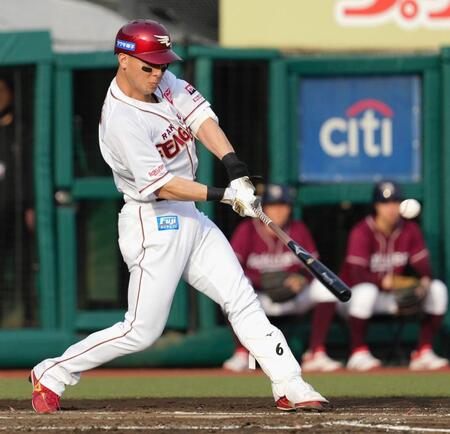 　２回、村林が中前に先制打を放つ