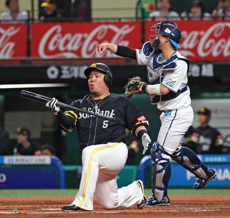 　２回、山川が空振り三振に倒れる