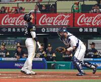 　９回、栗原が見逃し三振に倒れ試合終了となる