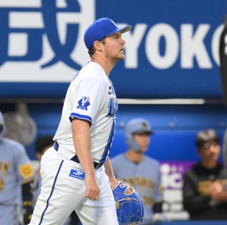 　２回、大山の右犠飛で先制を許すバウアー（撮影・伊藤笙子）