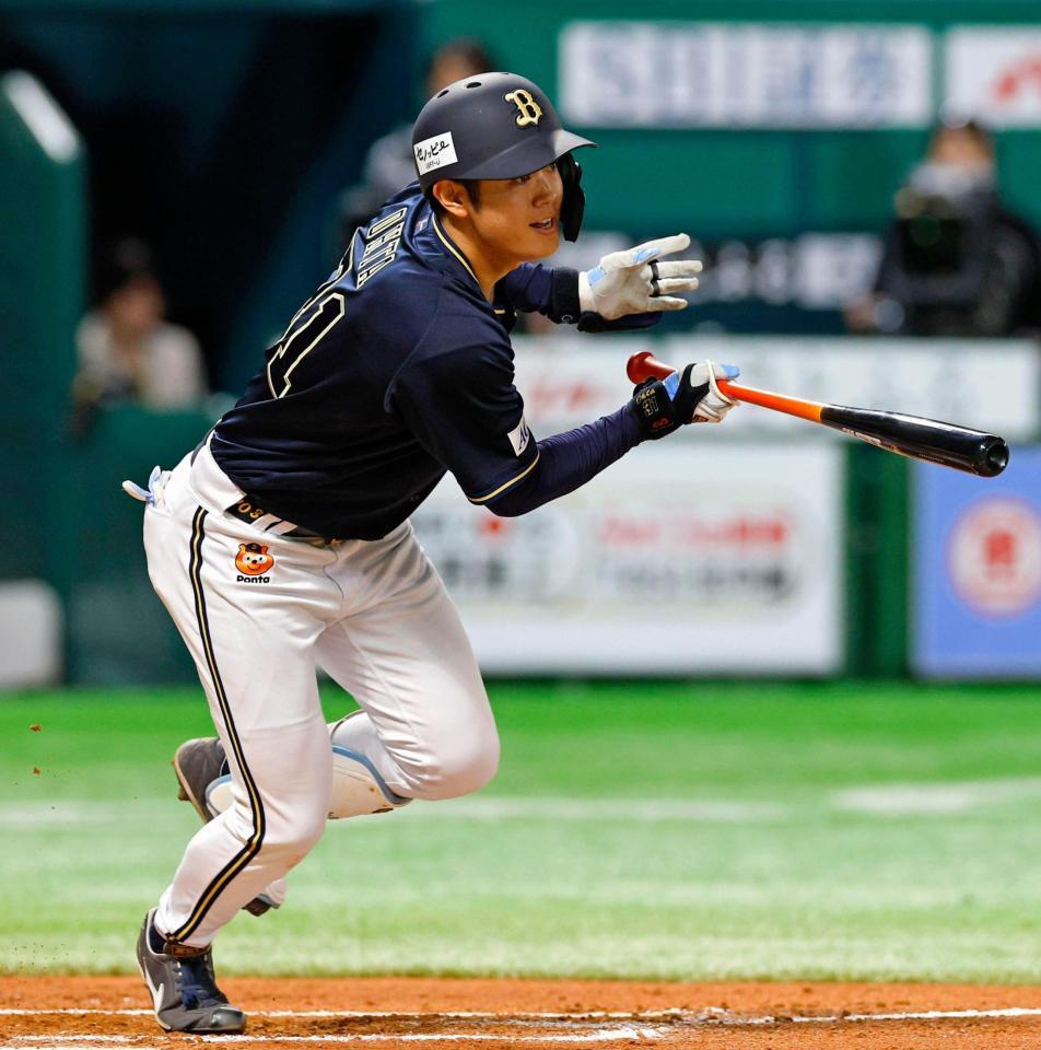 　７回、太田が右前に２点打を放つ