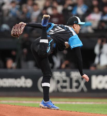 　１回、力投する古林（撮影・中島達哉）